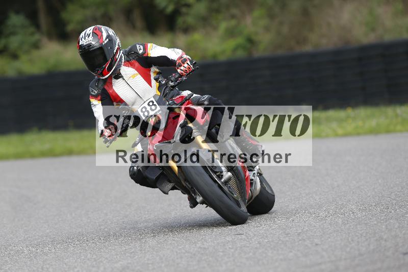 /53 16.09.2025 Track Day Domi Aegerter ADR/Gruppe rot/88